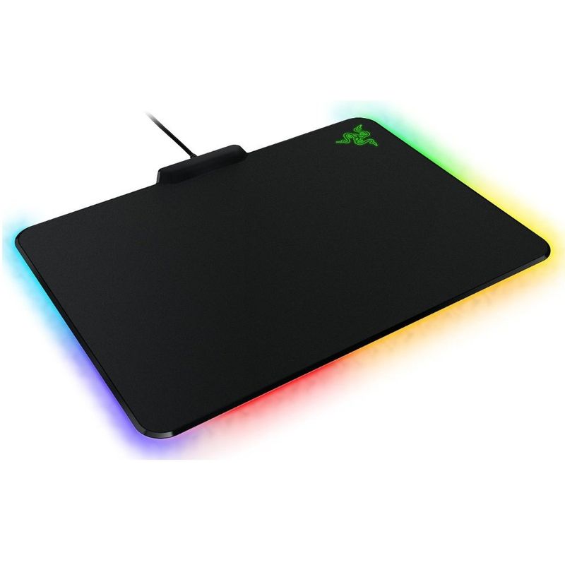 110637-1-Razer_Firefly_110637-5