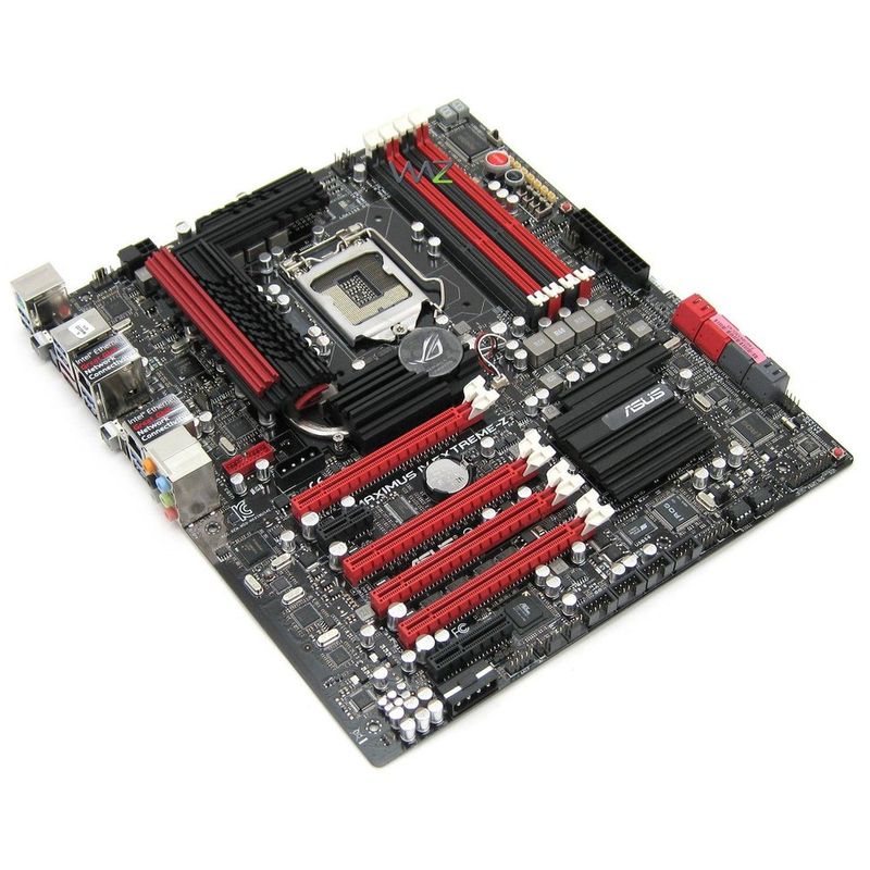 100305-2-placa_me_s1155_asus_maximus_iv_extreme_z_box-5